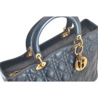 Christian Dior Handtasche aus Leder in Schwarz