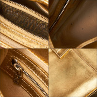 Fendi Umhängetasche aus Leder in Gold
