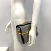 Alexander McQueen Umhängetasche aus Leder in Silbern