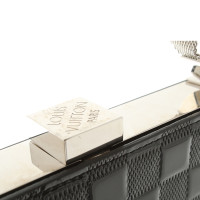 Louis Vuitton Handtas met chromen details