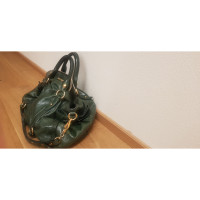 Miu Miu Tote Bag aus Lackleder in Grün