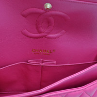 Chanel Umhängetasche aus Leder in Fuchsia