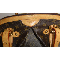 Louis Vuitton Trevi Canvas in Bruin