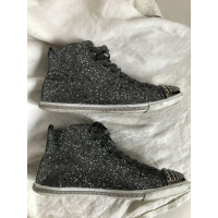 Miu Miu Sneakers in Grau