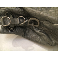 Christian Dior Handtasche aus Leder in Grau