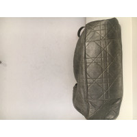 Christian Dior Handtasche aus Leder in Grau