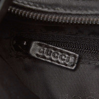 Gucci Umhängetasche aus Leder in Schwarz