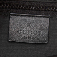 Gucci Umhängetasche aus Leder in Schwarz