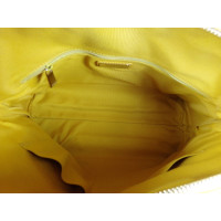 Furla Umhängetasche aus Leder in Gelb