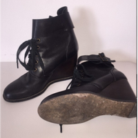 See By Chloé Chaussures compensées en Cuir en Noir