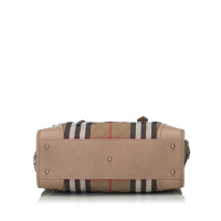 Burberry Handtasche aus Canvas in Braun