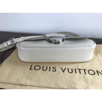 Louis Vuitton Montaigne aus Leder in Creme