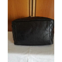 Dkny Handtasche aus Leder in Schwarz