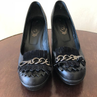 Tod's Pumps/Peeptoes aus Leder in Schwarz