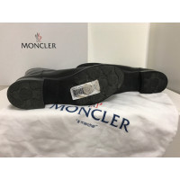 Moncler Stiefel aus Leder in Schwarz