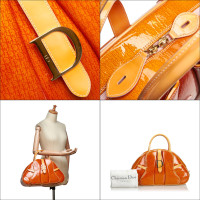 Christian Dior Handtasche aus Leder in Orange