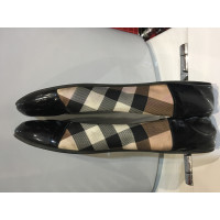 Burberry Slipper/Ballerinas aus Leder in Schwarz