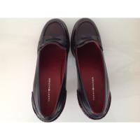 Tommy Hilfiger Pumps/Peeptoes Leather in Bordeaux