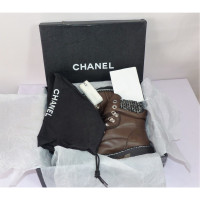 Chanel Stiefeletten aus Leder in Braun