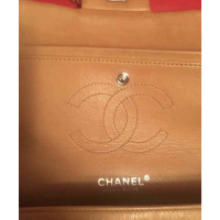 Chanel Umhängetasche aus Leder in Beige