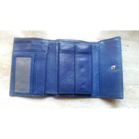 Coccinelle Täschchen/Portemonnaie aus Leder in Blau