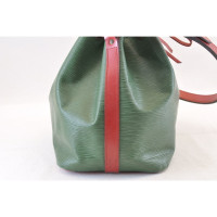 Louis Vuitton Shoulder bag Leather in Green