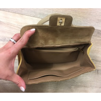 Chanel Handtasche aus Wildleder in Beige