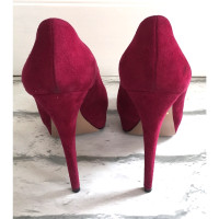 Prada Pumps/Peeptoes aus Wildleder in Fuchsia