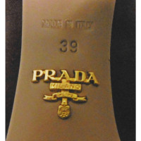 Prada Pumps/Peeptoes aus Leder in Fuchsia
