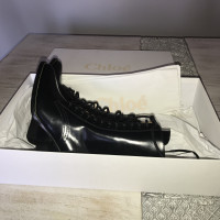 Chloé Schnürschuhe aus Leder in Schwarz