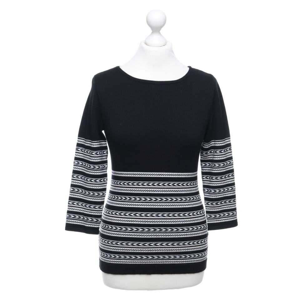 Karen Millen Sweater in black and white