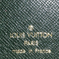 Louis Vuitton "Pelle Taiga di Couverture Bloc"