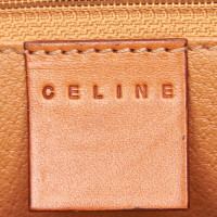 Céline Borsa a tracolla in Marrone