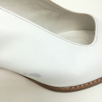 Stuart Weitzman Pumps/Peeptoes Leather in White