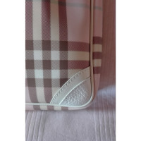 Burberry Handtasche aus Canvas in Rosa / Pink
