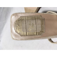 Christian Dior Sandalen aus Leder in Creme