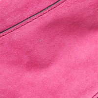 Prada Umhängetasche aus Wildleder in Rosa / Pink
