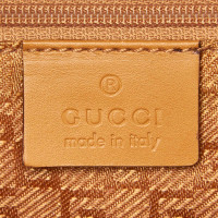 Gucci Umhängetasche aus Wildleder in Rot