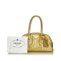 Prada Handtasche aus Leder in Gold