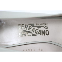 Salvatore Ferragamo Pumps/Peeptoes Leather in Beige