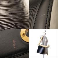 Louis Vuitton Cluny aus Epi Leder in Schwarz