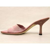 Chanel Pumps/Peeptoes Canvas in Pink