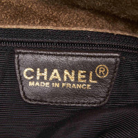 Chanel Umhängetasche aus Wildleder in Khaki