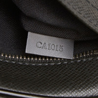 Louis Vuitton Clutch aus Leder in Schwarz