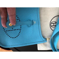 Hermès Umhängetasche aus Leder in Blau