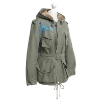Closed Parka in olive green