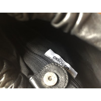 Moschino Handtasche aus Leder in Schwarz