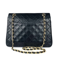 Chanel Classic Flap Bag aus Leder in Schwarz