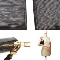Louis Vuitton Pochette Accessoires aus Epileder