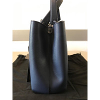 Armani Shopper aus Leder in Blau